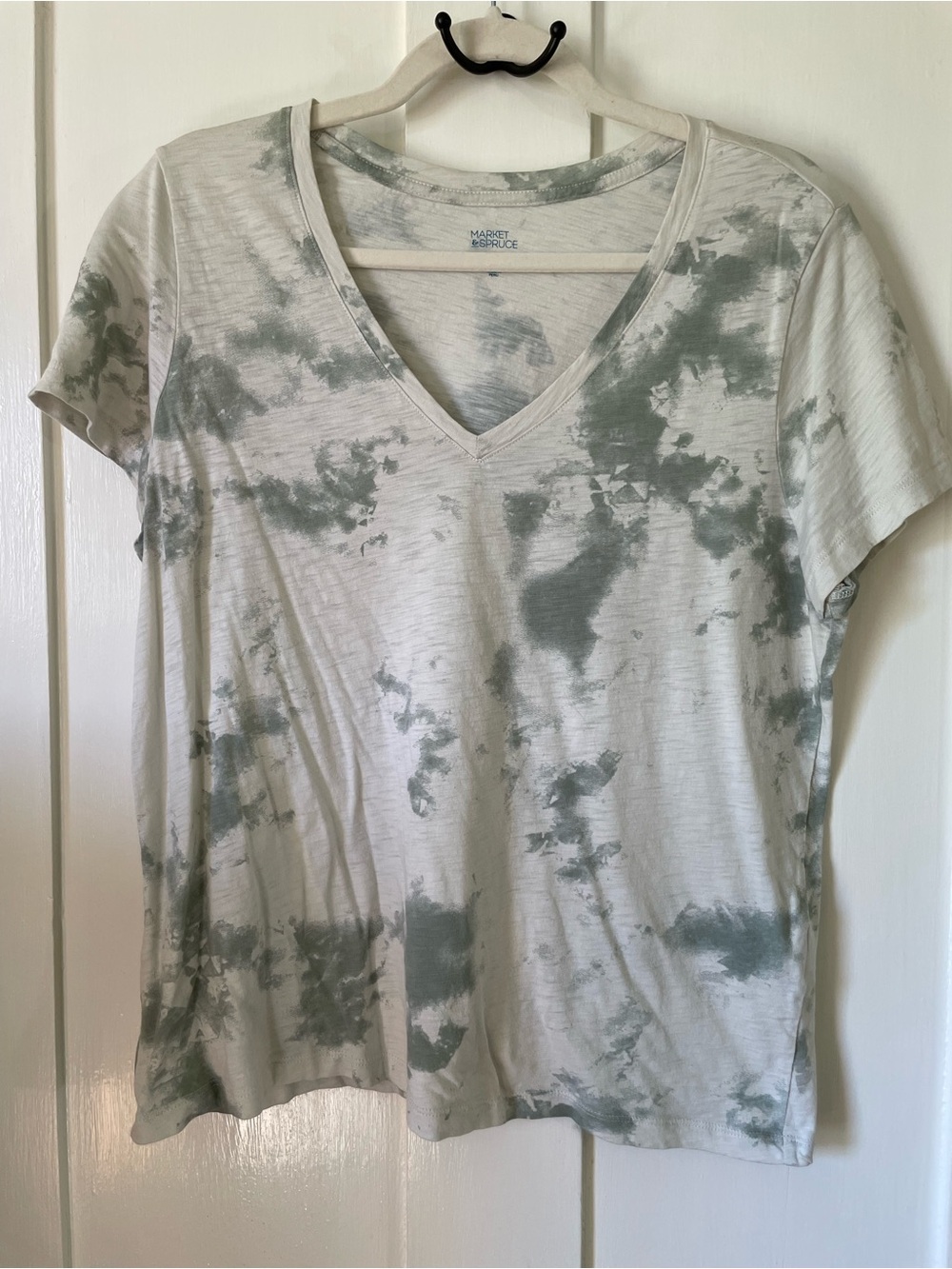 Market & Spruce Sage Green Tie-Dye V-Neck Tee